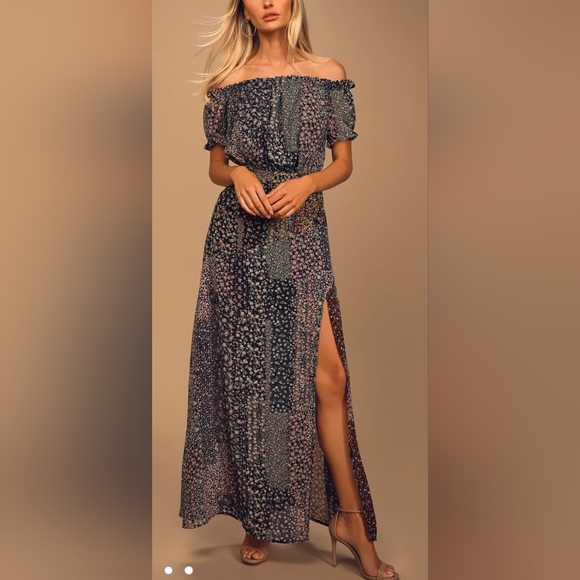 Lulus Dresses & Skirts - NWOT Neva floral off the shoulder dress